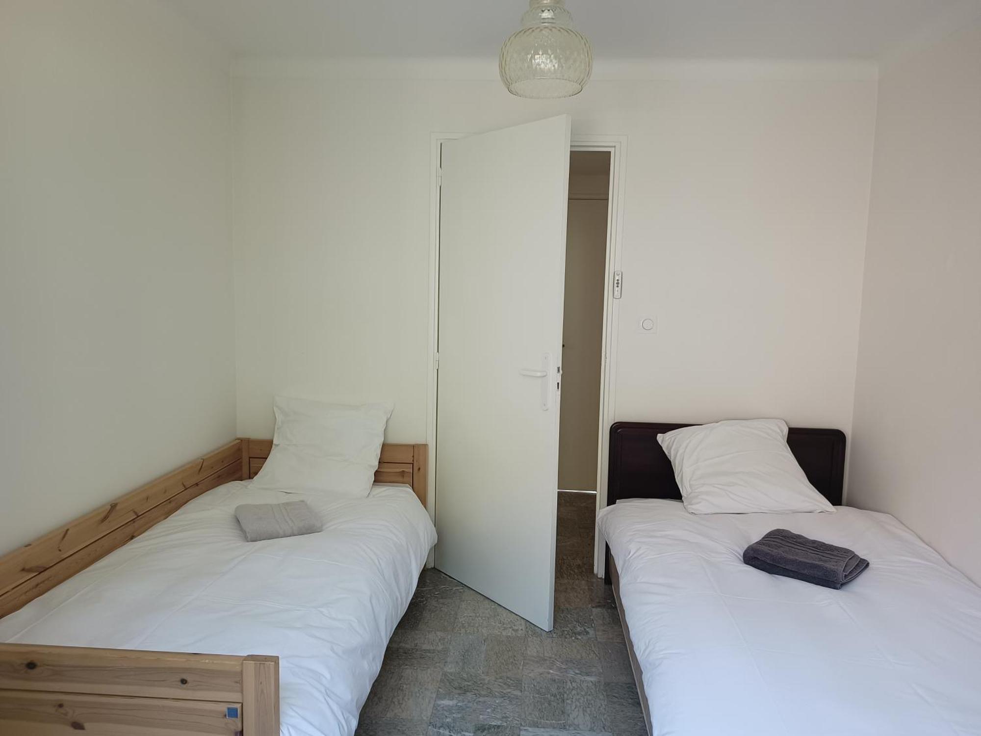 Grand Appartement, 2 Chambres Et Jardin Νιμ Εξωτερικό φωτογραφία